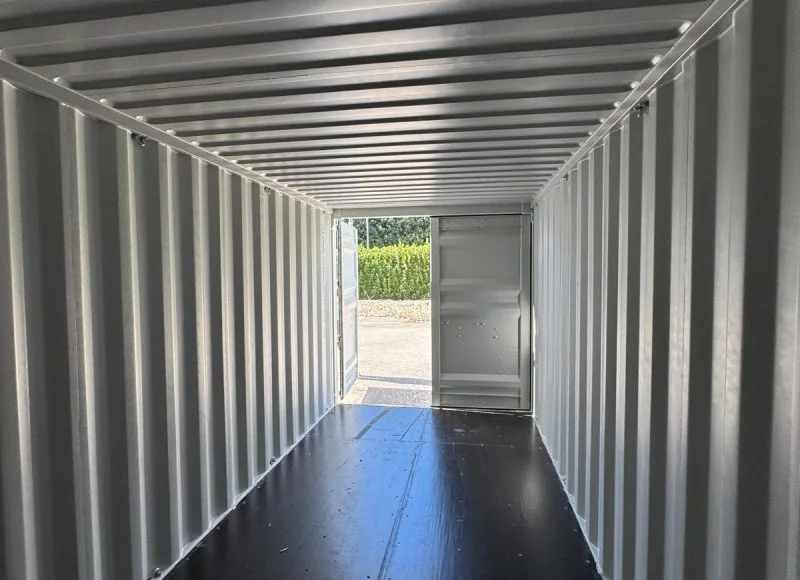 Storage containers